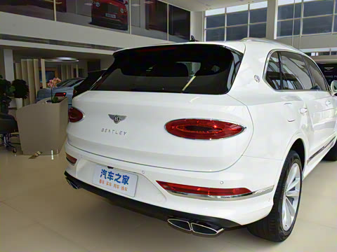 2026�� 4.0T V8 ������