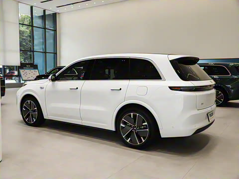 2025�� Ultra ���ܻ��°�