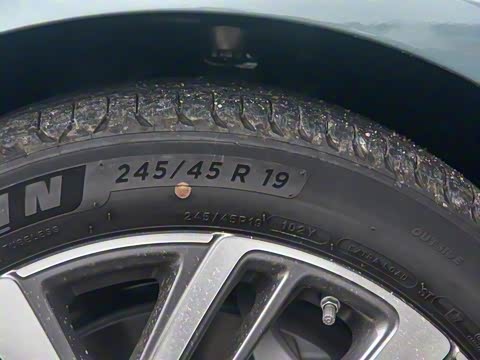 2025�� �Ŀ� E 300 L ʱ���˶���