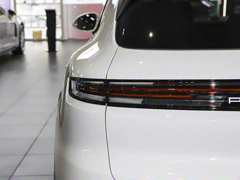 2025�� Cayenne 3.0T ���ΰ�