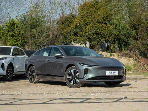 2025�� �������̰� 140��Ӣ��