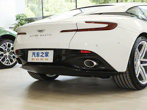 2025�� 4.0T V8 Coupe