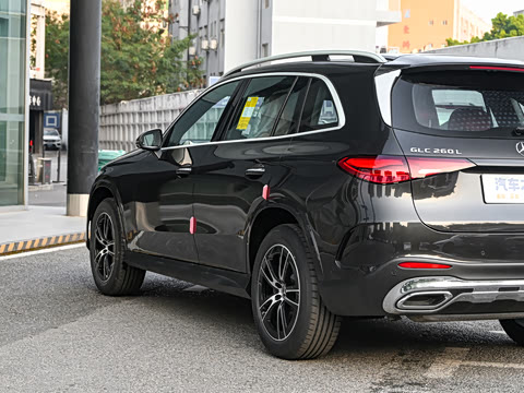 2025�� �Ŀ� GLC 260 L 4MATIC ������