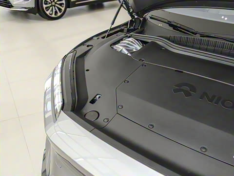 2025�� 75kWh Touring