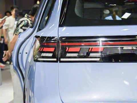 2025�� PRO 380TSI ���� R-Line �����