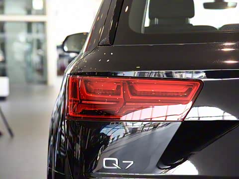 2019�� 55 TFSI ������