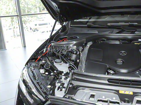 2025�� �Ŀ� GLC 300 4MATIC ����SUV