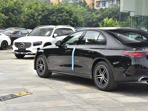 2025�� �Ŀ� E 300 ʱ�����˶���