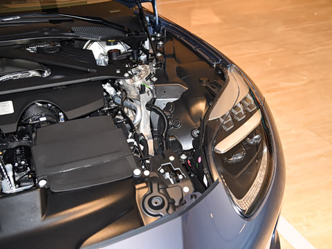 2025�� 4.0T V8 Coupe