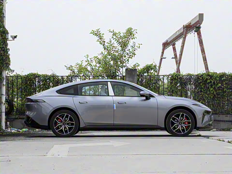 2025�� ���� 550ProѲ����