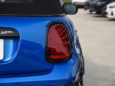 2025�� JOHN COOPER WORKS CABRIO