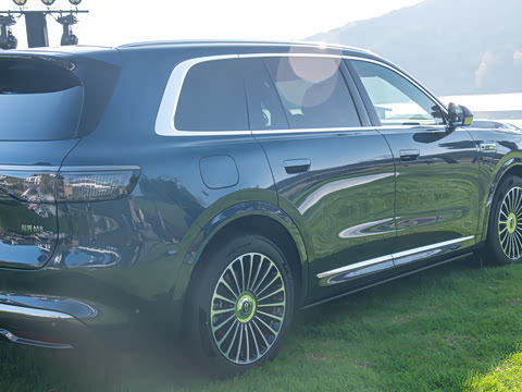 2025�� ���� Ultra�� 53.4kWh 6����