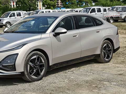 2025�� 610km �����콢��