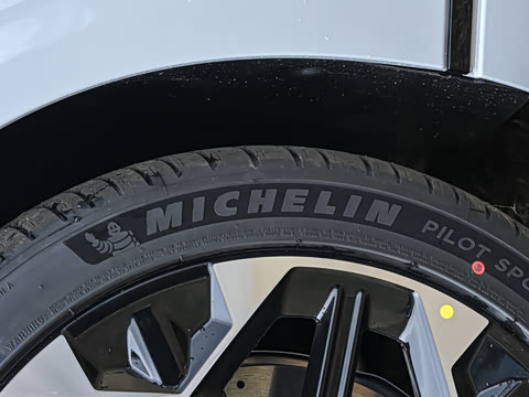 2025�� �����������Ǽݰ� 100kWh