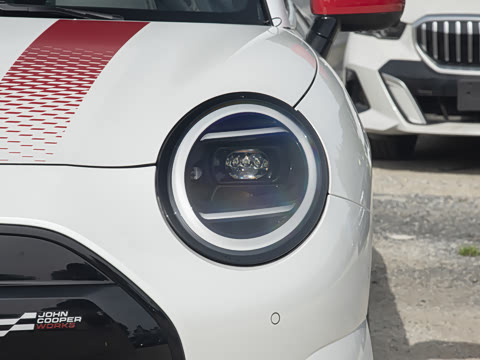 2025�� JOHN COOPER WORKS