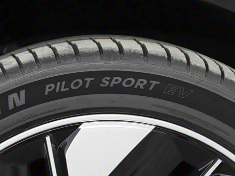 2025�� 636Ultra�Ǽݰ� 5��