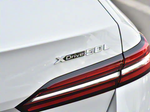 2025 xDrive 50L M˶װ