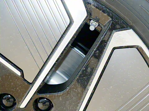 2025�� 735MAX 175kW