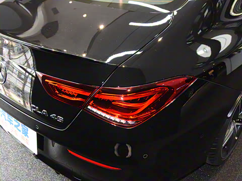 2022�� AMG CLA 45 4MATIC+