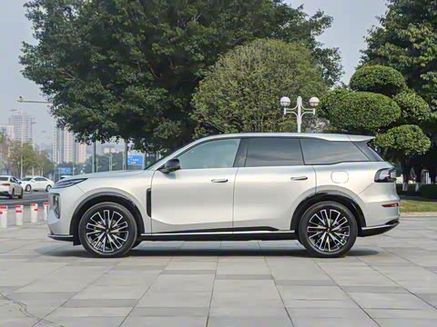 2025�� 215�콢PLUS