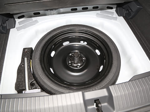 2025�� �Ŀ� 300TSI DSG���������