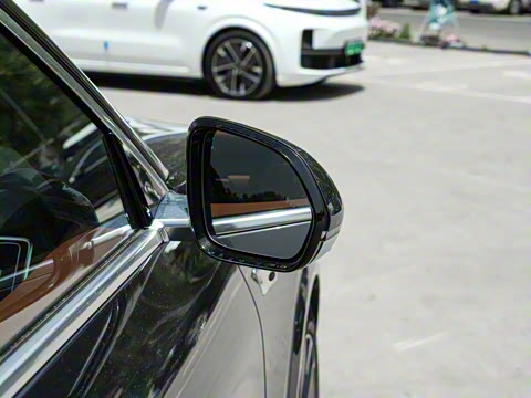 2025�� Ultra ���ܻ��°�