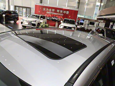 2025�� 300 ����������