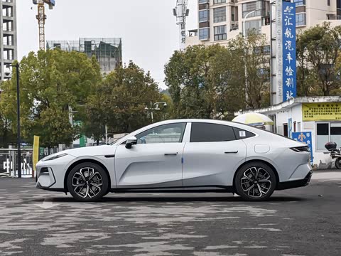 2025�� 700km Զ���Ǽݰ�