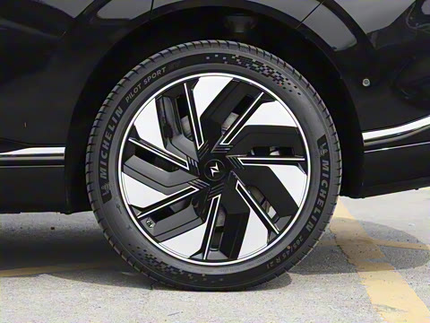 2025�� 636Ultra�Ǽݰ� 5��