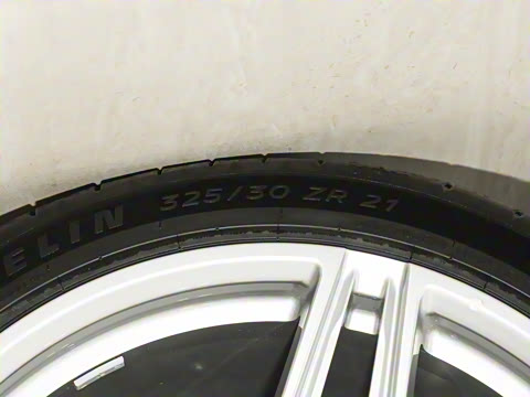 2025�� 4.0T V8 Coupe