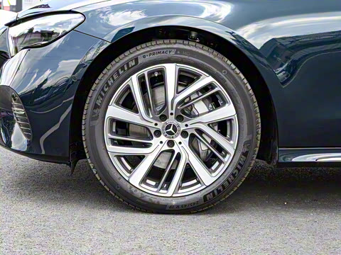 2025�� �Ŀ� E 300 L ʱ����