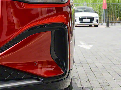 2025�� 2.0T ������������˹��