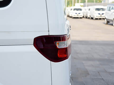 2022�� 1.5L ����ʨ�ͳ� 5��