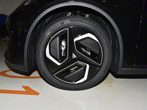 2025�� 530UltraǬ���Ǽ�ADS SE�����