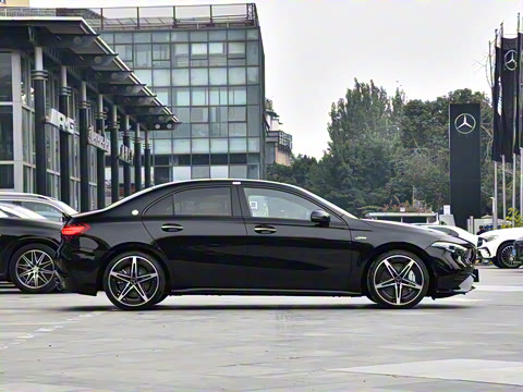 2025�� AMG A 35 L 4MATIC