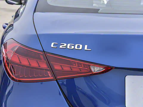 2025�� �Ŀ� C 260 L �˶���