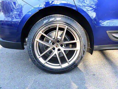 2022�� Macan 2.0T