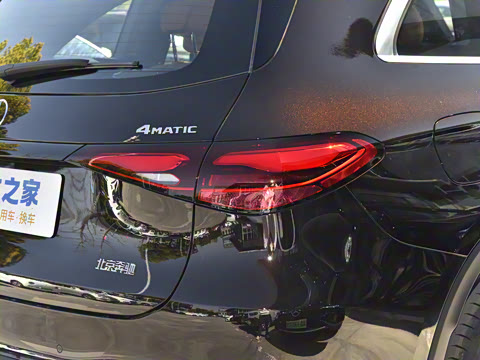 2025�� �Ŀ� GLC 260 L 4MATIC ������