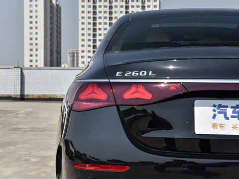 2025�� �Ŀ� E 260 L �˶���