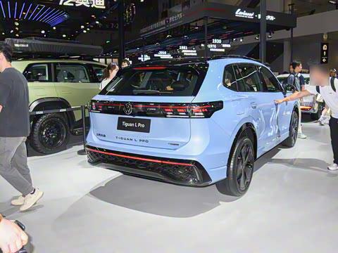 2025�� PRO 380TSI ���� R-Line �����