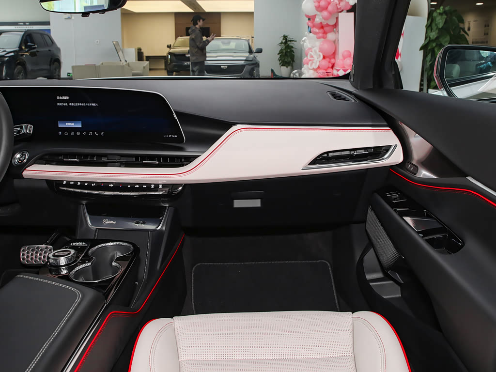 Cadillac GT4, Внедорожник 5 дв.: фото поколения