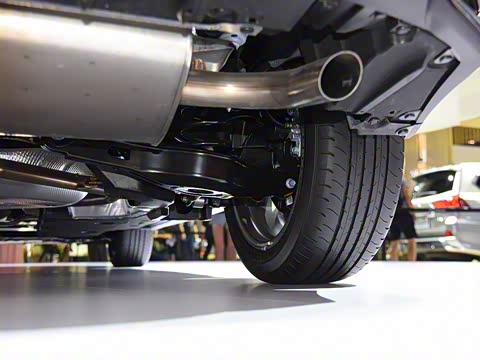 2019�� 200 F SPORT��