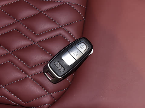 2022�� 45 TFSI quattro S-line �׷�ʦ��