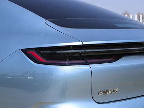 2025�� 700km Զ���Ǽݰ�