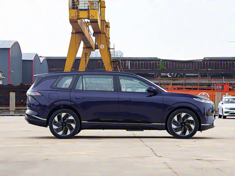 2025�� 210Ultra���Ȱ� 6��