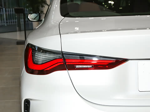 2024�� 425i M�˶���װ