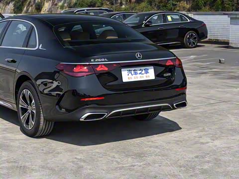 2025�� �Ŀ� E 260 L �˶���