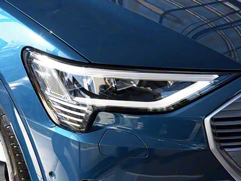 2019�� 55 quattro ������