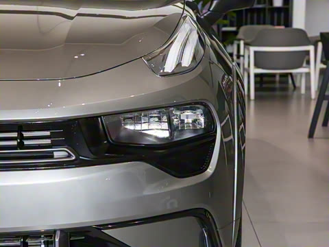 2022�� 2.0TD Plus