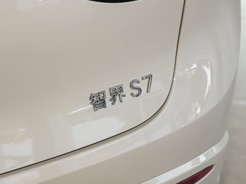 2025�� 705km Pro